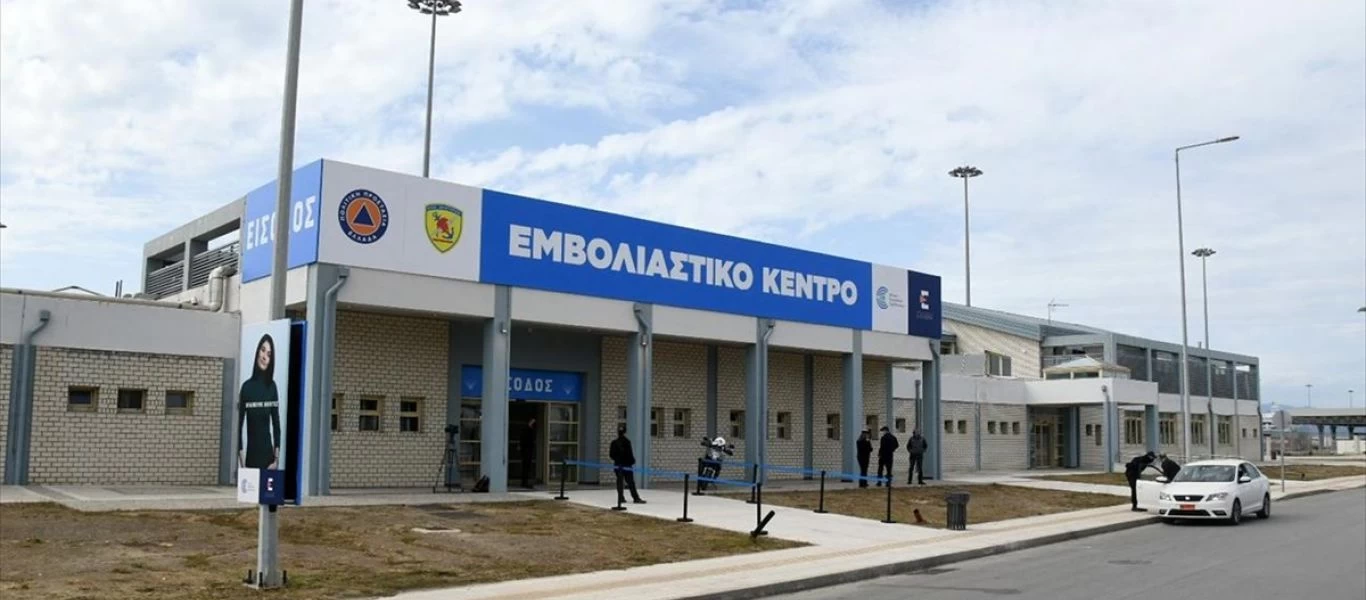 Έναν χρόνο πριν: Το βίντεο που εκθέτει ΜΜΕ και κυβέρνηση για τον υποχρεωτικό εμβολιασμό - Τί έλεγαν